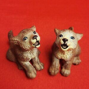 Wolf Pup Figurines Wild Safari North American Wildlife Collection 2007
